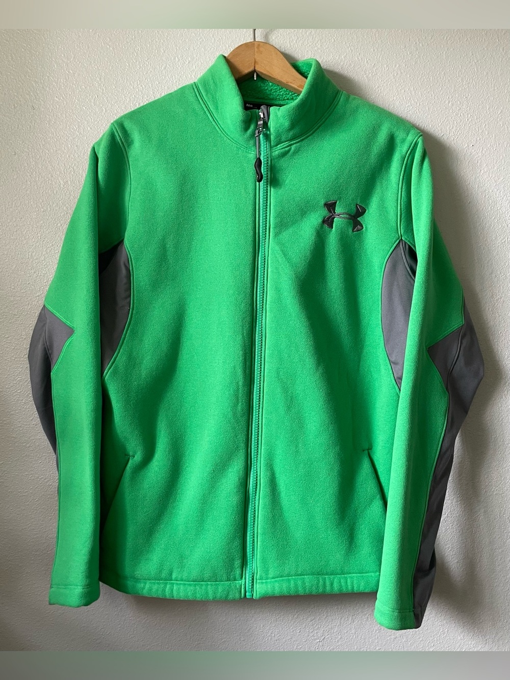 Under Armour Full-Zip Women’s sweater